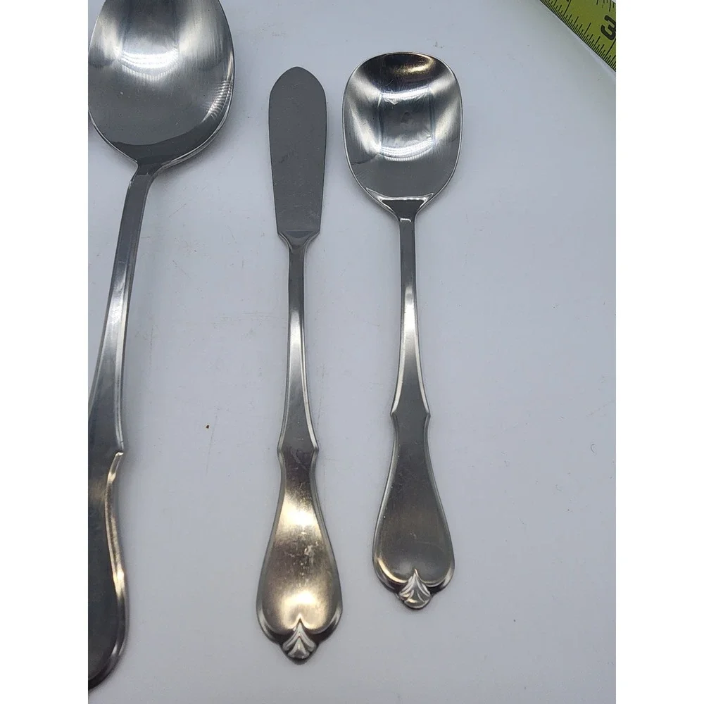 Wm A Rogers Premier Stainless Oneida Royal Shell Flatware Set 4pc USA Spoons Nut